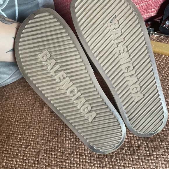 Balenciaga Beige Slide Sandals - Picture 4 of 7